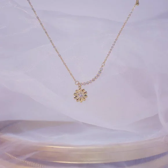 NEW 14K Gold Plated Diamond Daisy Flower Necklace